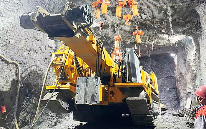 掘進磷礦！徐工XTR7/360掘進機點磷成金