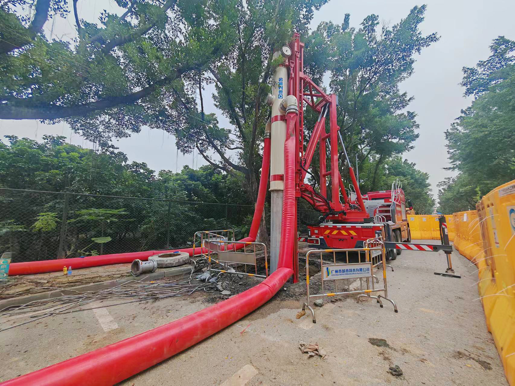 披星戴月！徐工排澇車被廣州點贊！