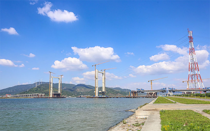 “牽手”群島！徐工塔機助力世界級跨海連島工程刷新“進度條”