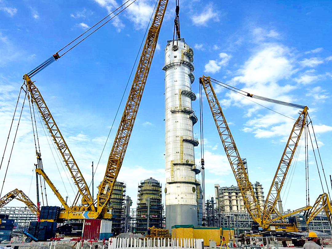 10天3鉤！徐工XGC88000助力2050噸“西北最高”塔器就位