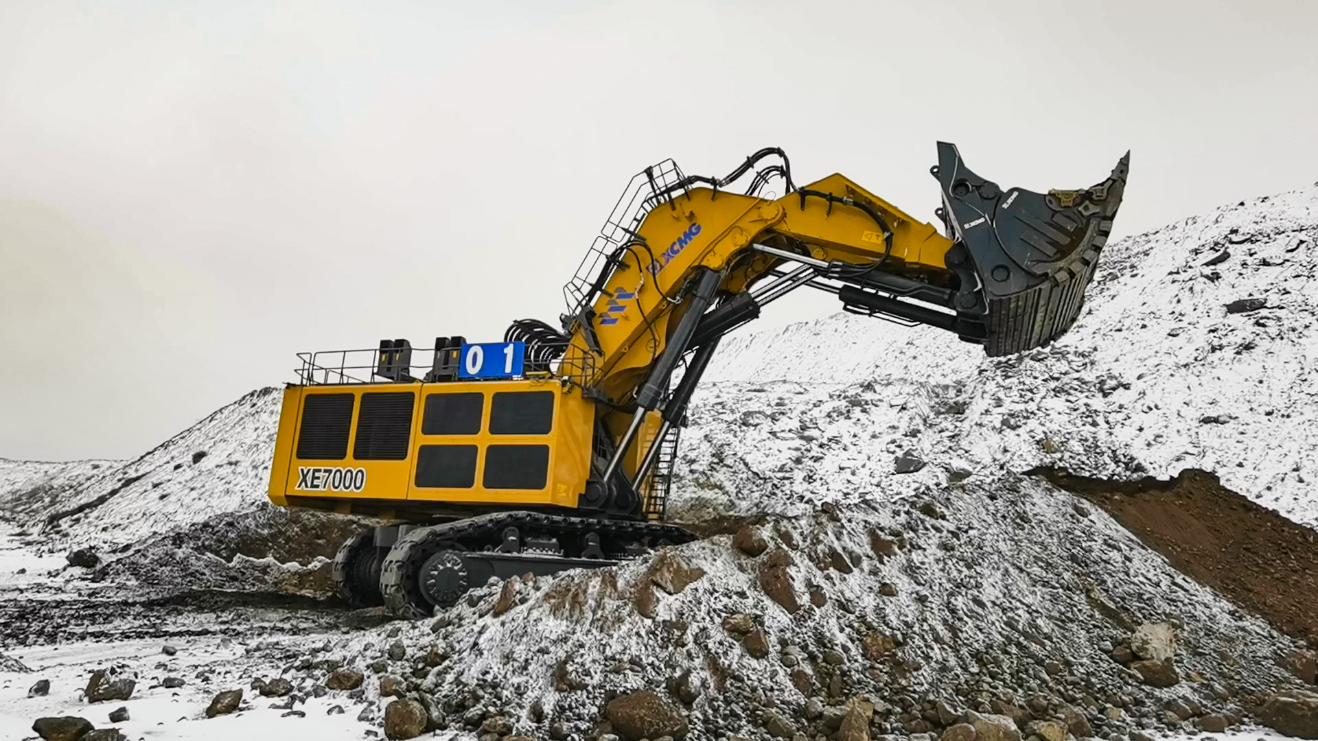 “神州第一挖”——XE7000不畏嚴寒，鐵骨錚錚