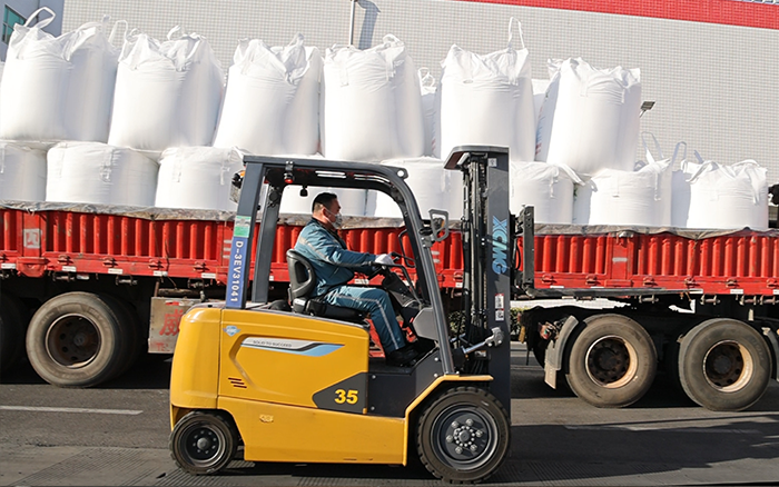 徐工新能源叉車為食品工廠綠色、高效生產(chǎn)保駕護航