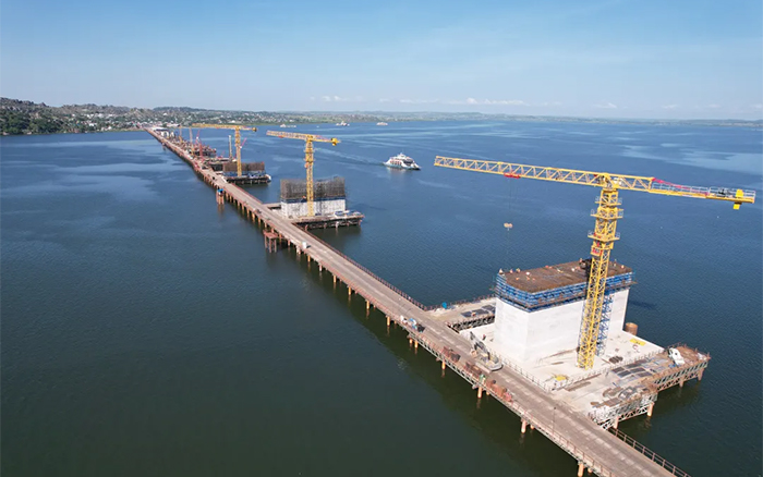 3200米超級工程！徐工塔機助建東非第一長橋