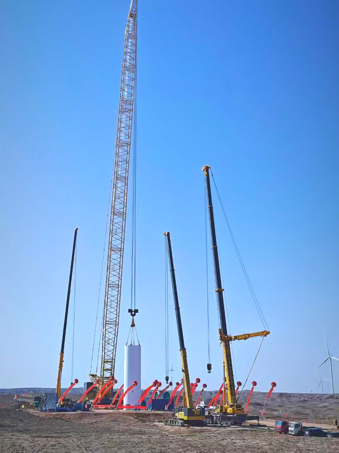 “舉重若輕”零偏差！徐工履帶起重機上演“施工大片”