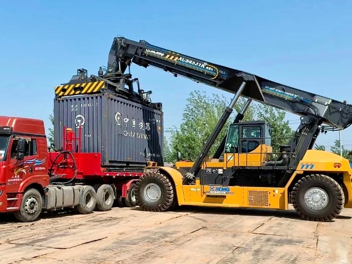 高效正面吊——散裝物料裝卸、輸送解決方案專家！