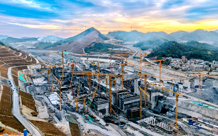 徐工群塔奮戰(zhàn)平陸運(yùn)河 “世紀(jì)工程”雄姿初現(xiàn)