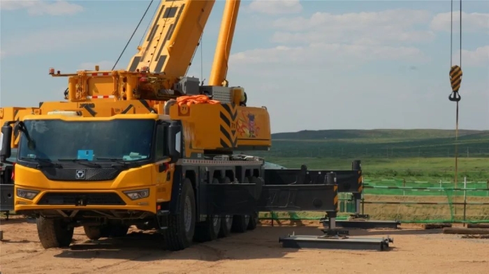 穩(wěn)鉤定乾坤！徐工G2代XCA200G8-1決勝風電基礎吊裝