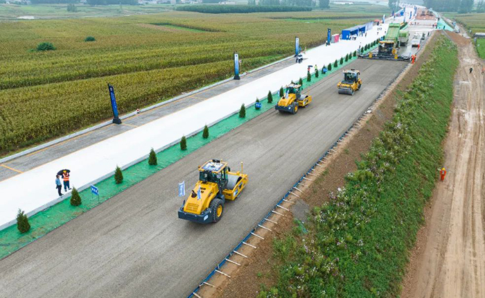 全場景智慧賦能，徐工水穩(wěn)層施工更便捷、更精準(zhǔn)！