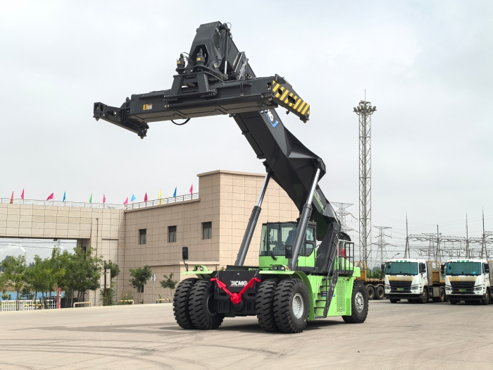 實力交付！徐工電動正面吊助力綠色“一帶一路”