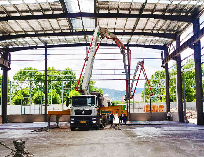 鋼鐵脊梁！徐工HB37米泵車顯實(shí)力 ！