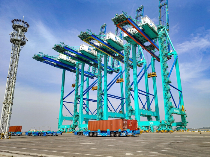 百臺(tái)集群，百萬箱量！徐工AGV打造智慧港口“中國標(biāo)桿”