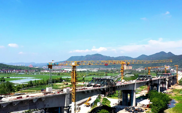 凌空起舞，飛跨南北！徐工群塔助建浙江“詩畫走廊”