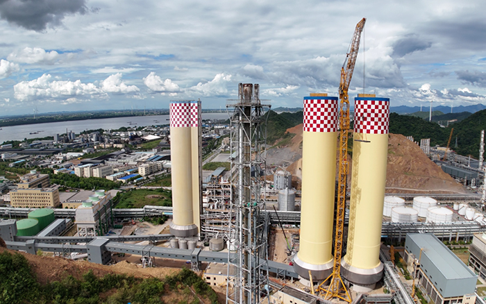 刷新紀(jì)錄！徐工 XGL3300-220S動臂塔機(jī)化工吊裝顯神威