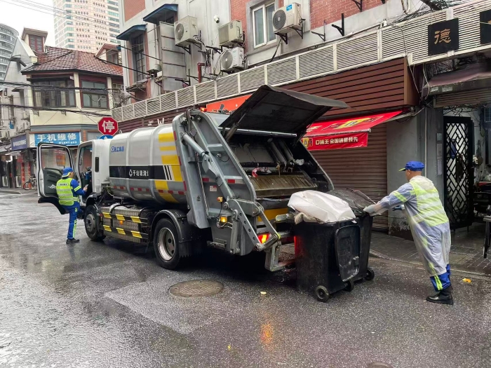南京東路人流如織垃圾多？徐工XGH5120ZYSXBEV：輕松搞定！