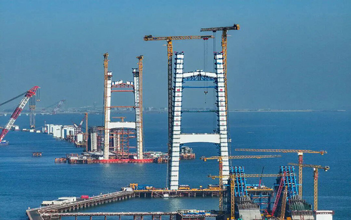 超級工程，徐工“雙塔”助力封頂！