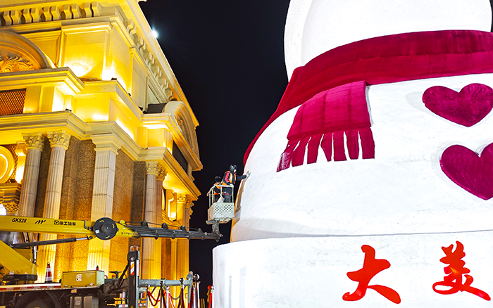 刷爆朋友圈的哈爾濱大雪寶，“空中造型師”是徐工高空作業(yè)車！