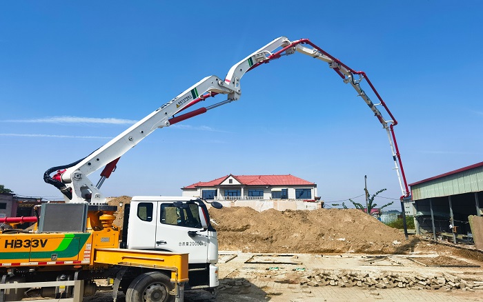 鐵臂擎筑新鄉(xiāng)村！徐工泵車“一臂到位”賦能滄州農(nóng)居煥新程
