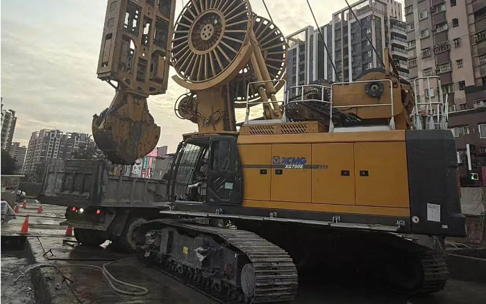 穩(wěn)保施工！徐工地下連續(xù)墻液壓抓斗攻克東南亞復(fù)雜工況