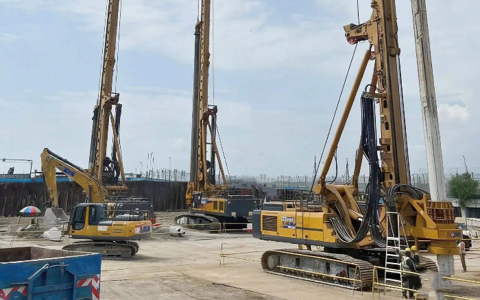 提前15天完工！ 徐工旋挖鉆機(jī)提速中東度假村樁基施工