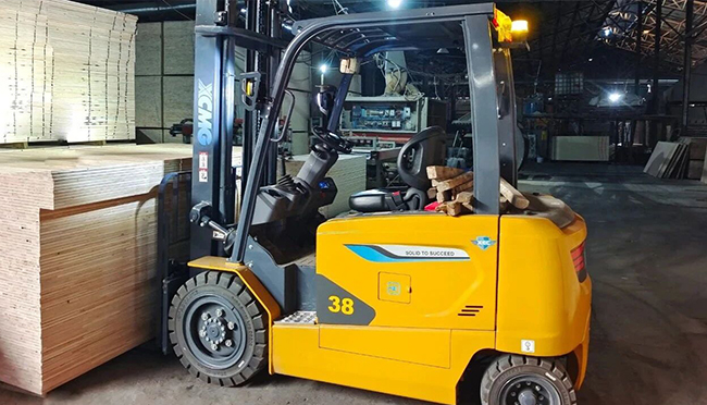 “鯤鵬展翅，板材搬運無壓力！”