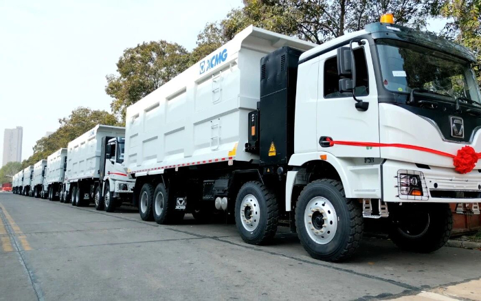 徐工純電動自卸車列隊出海，助力當?shù)孛禾窟\輸綠色轉(zhuǎn)型